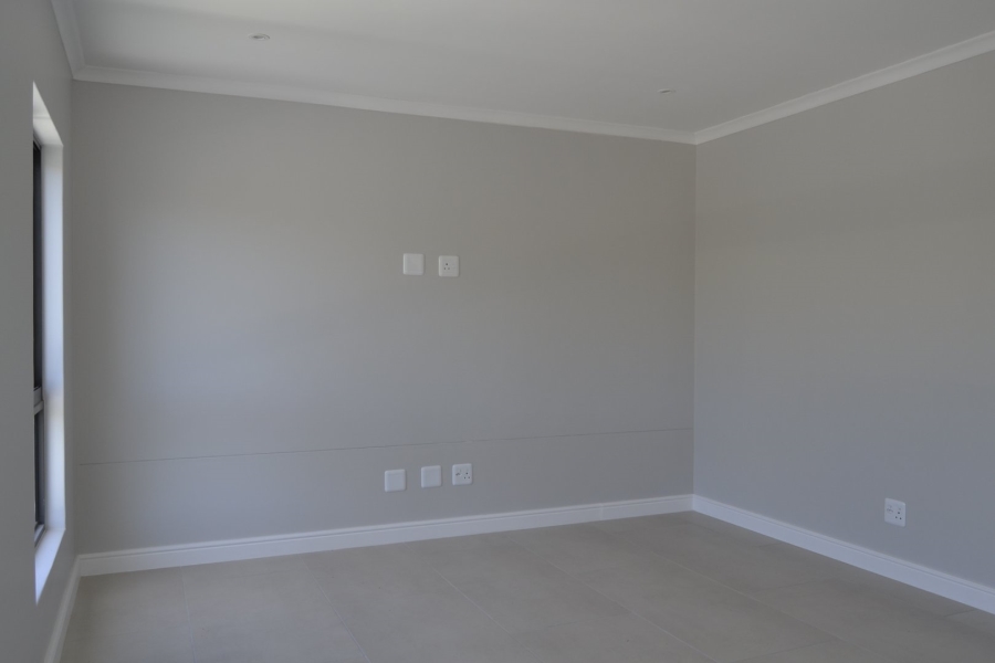 3 Bedroom Property for Sale in Croydon Gardens Estate Western Cape